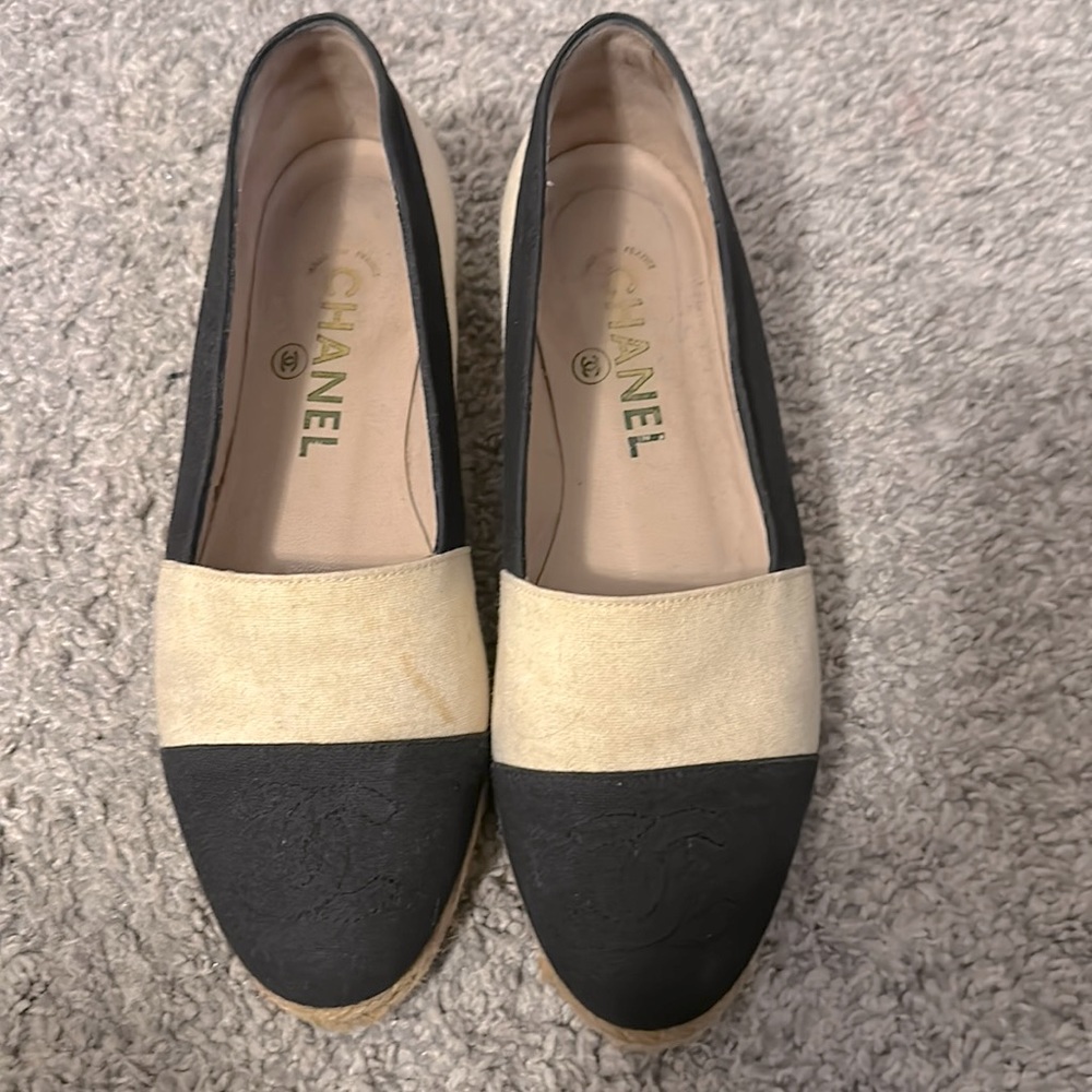Chanel classic Black & Tan shoes